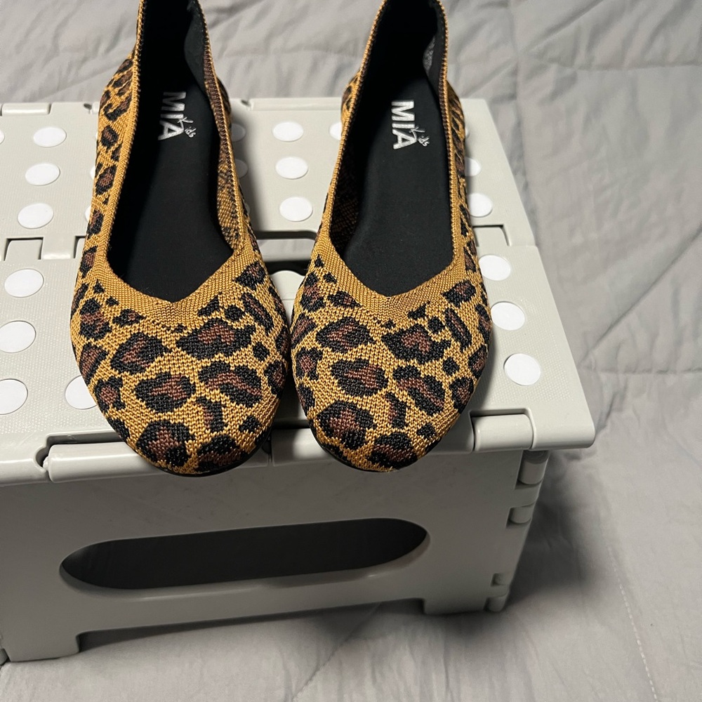 Brand new girls cheetah print shoes
